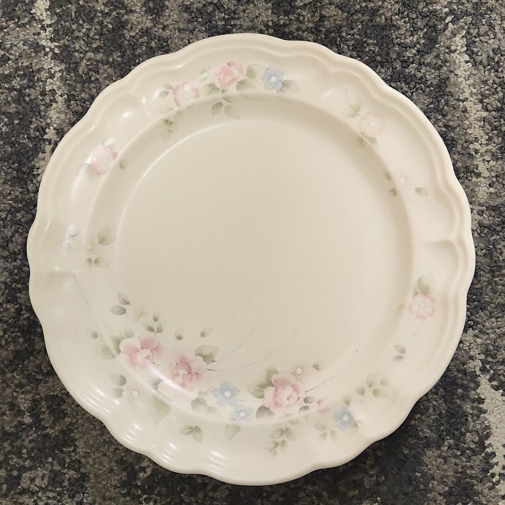 Pfaltzgraff Tea Rose 10.5" Dinner Plate Vintage